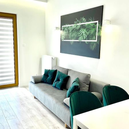 Modern Green Apartment Краків Екстер'єр фото