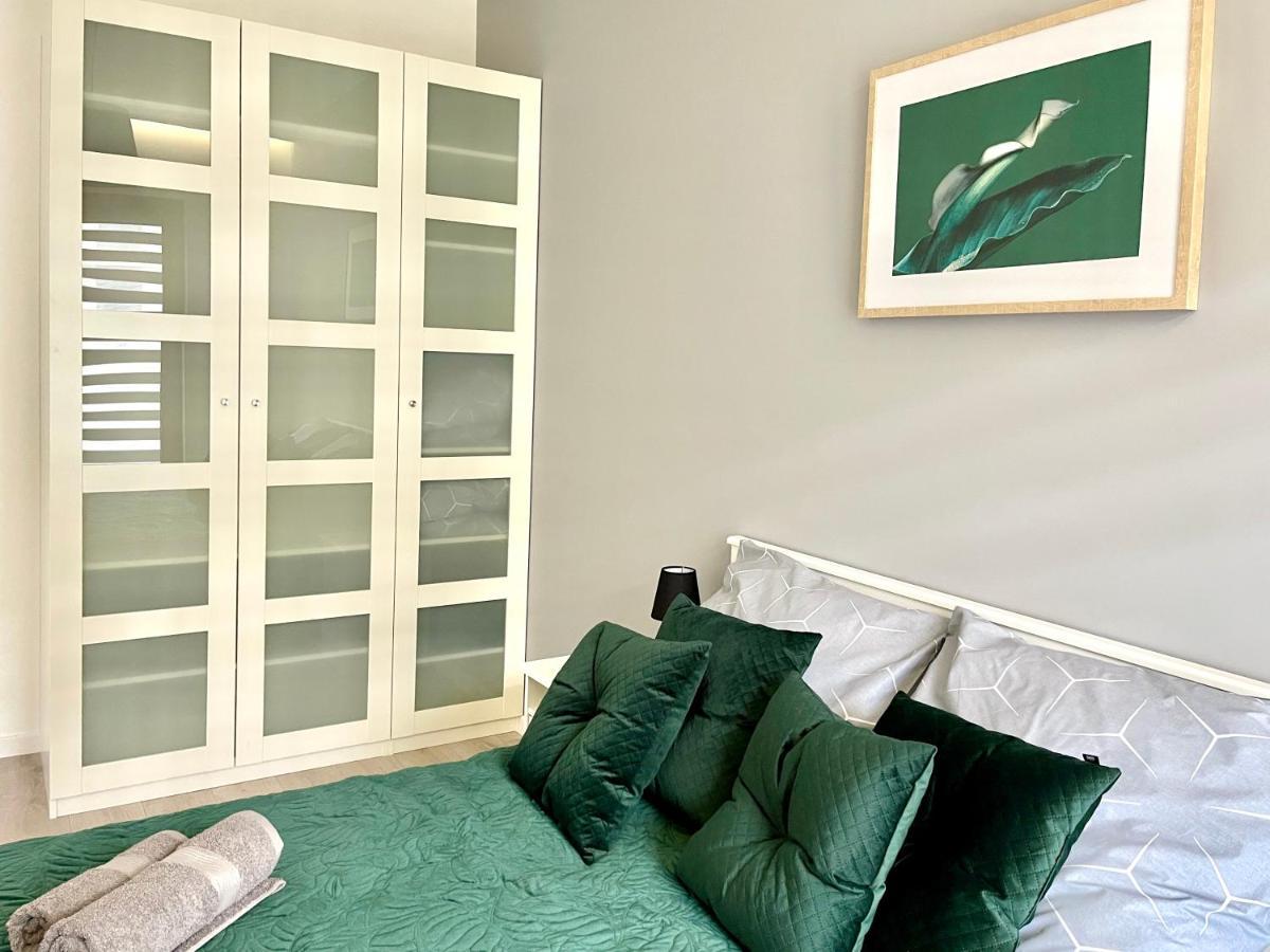 Modern Green Apartment Краків Екстер'єр фото