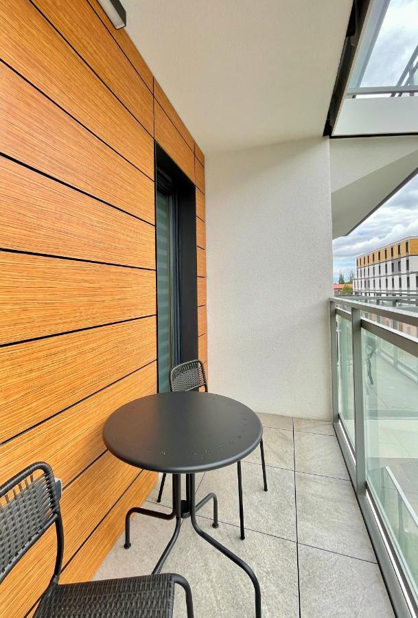 Modern Green Apartment Краків Екстер'єр фото